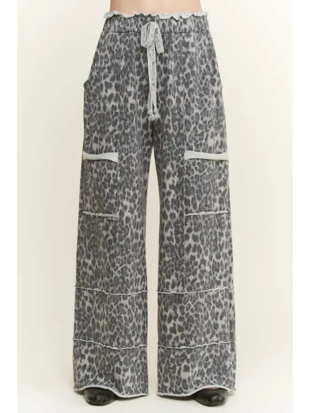 NEW - J Her now in PLUS SIZES -J8 Mineral Washed Cheetah Pants - Picture 3 of 4